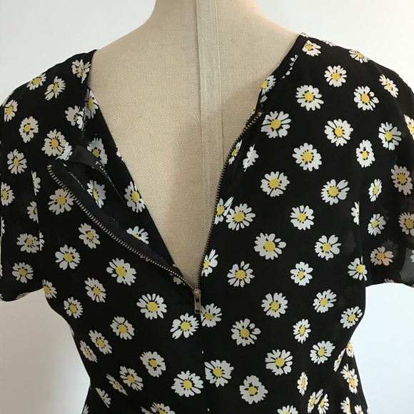 Fun & Flirt Daisy print chiffon t shirt - 3/25$ - Picture 7 of 8